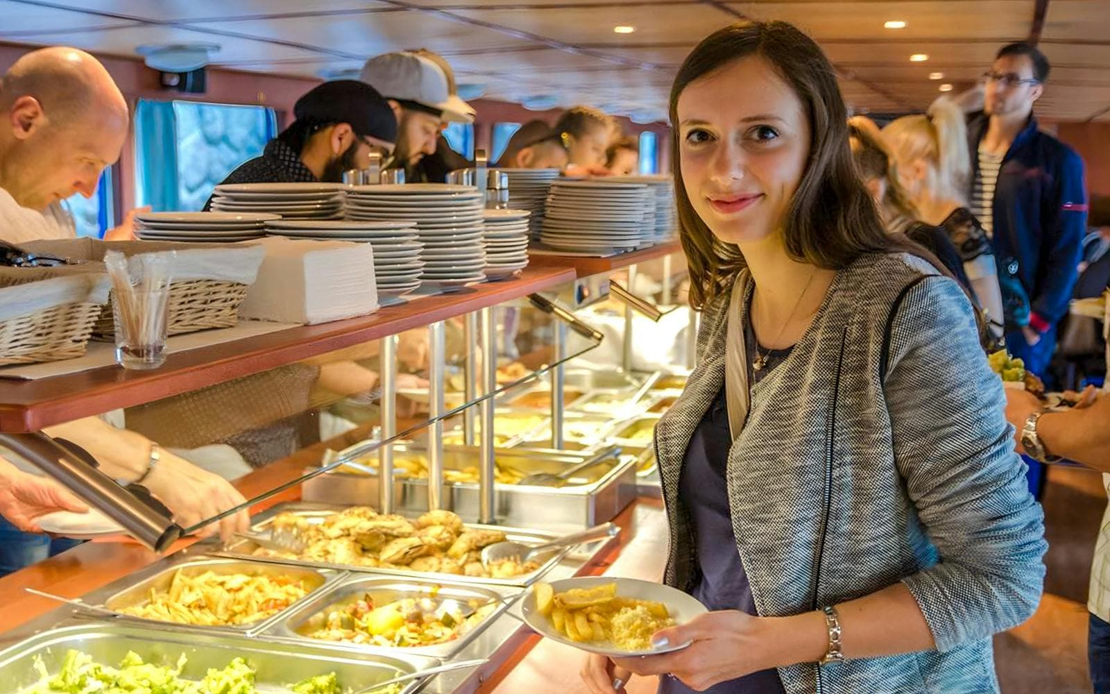 Prague Sightseeing Boat Cruise with Buffet Dinner - image 6