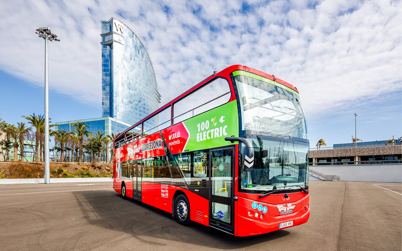 Barcelona City Tour: Hop-on Hop-off Bus Tour with Optional Eco Catamaran Cruise