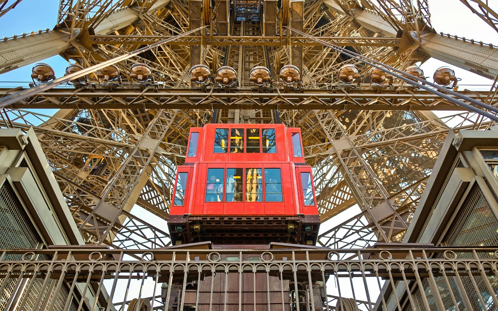 Visite guidée de la Tour Eiffel en ascenseur : Accès réservé au sommet ou au deuxième étage - image 6