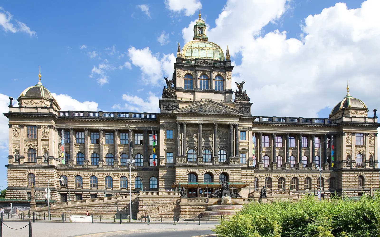 Big Bus: Prague Hop-on Hop-off Bus Tour with Optional Vltava River Cruise - image 7