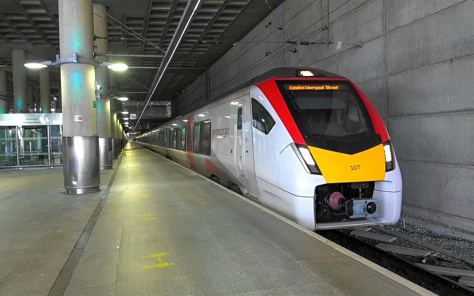 Navette en train : de l'aéroport de Stansted vers/depuis Londres avec le Stansted Express - image 6